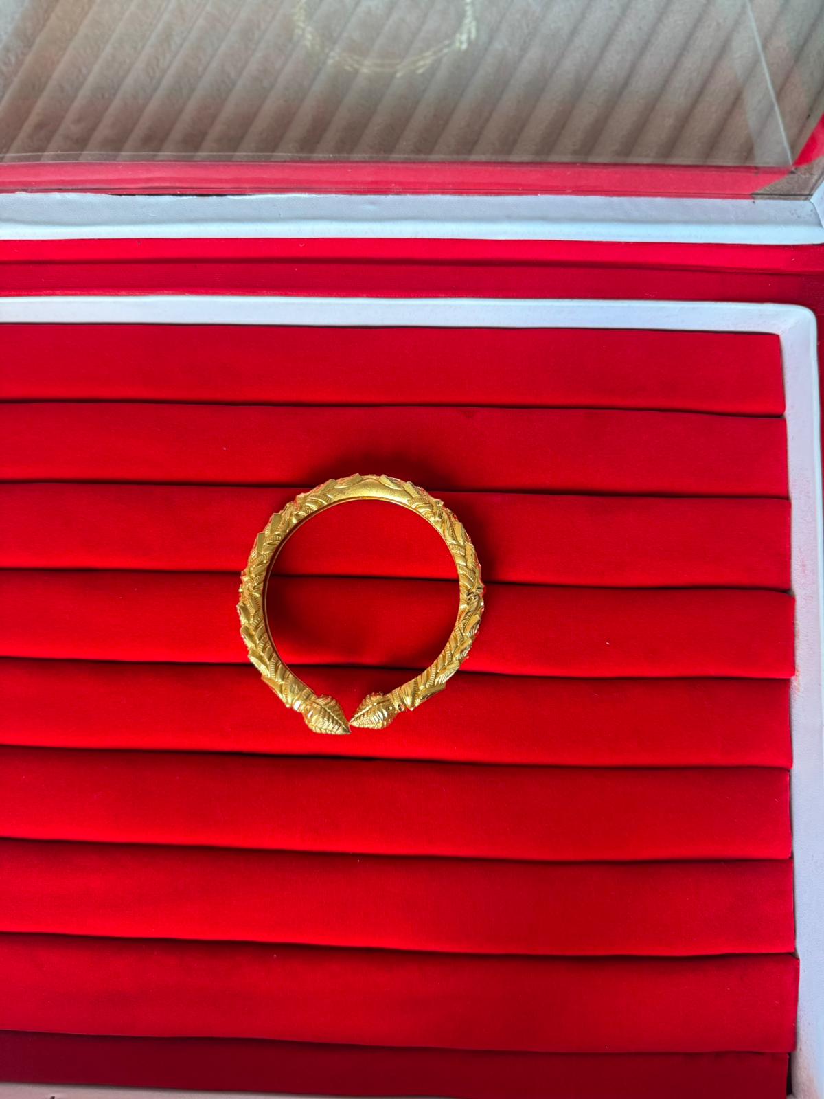 Traditional Bangel Inspired by South Asian Artistian Craftmenship, Fashion Jewellery