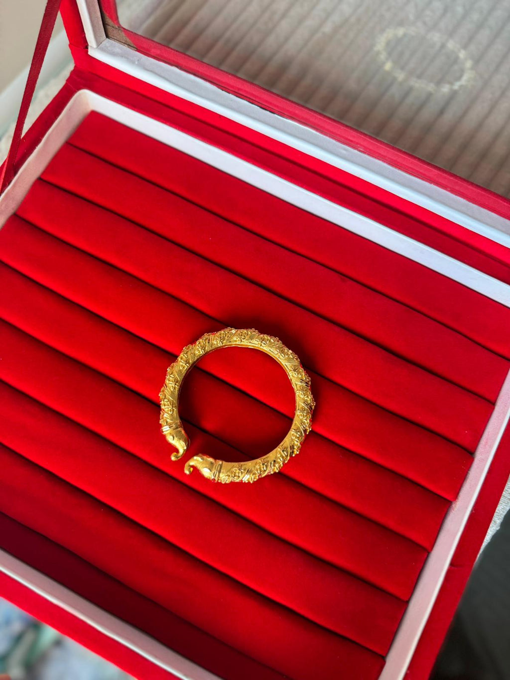 Traditional Bangel Inspired by South Asian Artistian Craftmenship, Fashion Jewellery