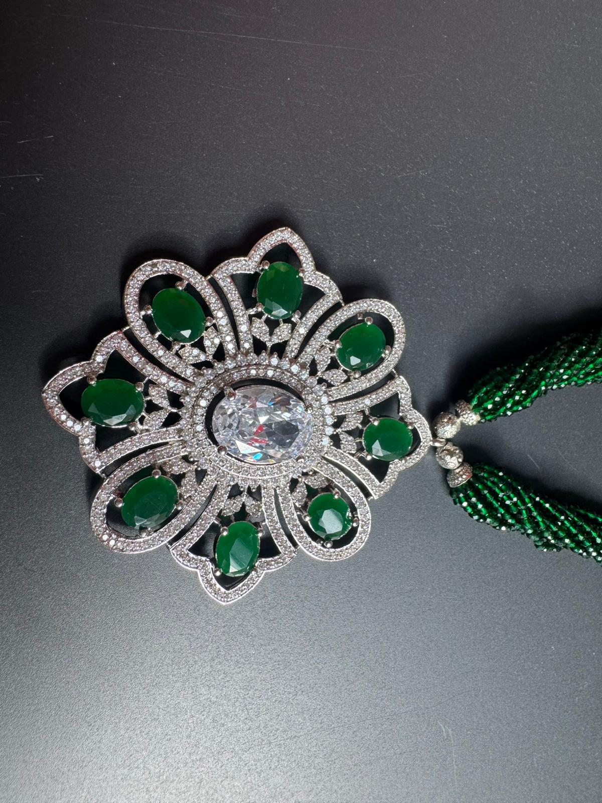 Royal Emerald &Diamond Studded Potey Tilhari Locket