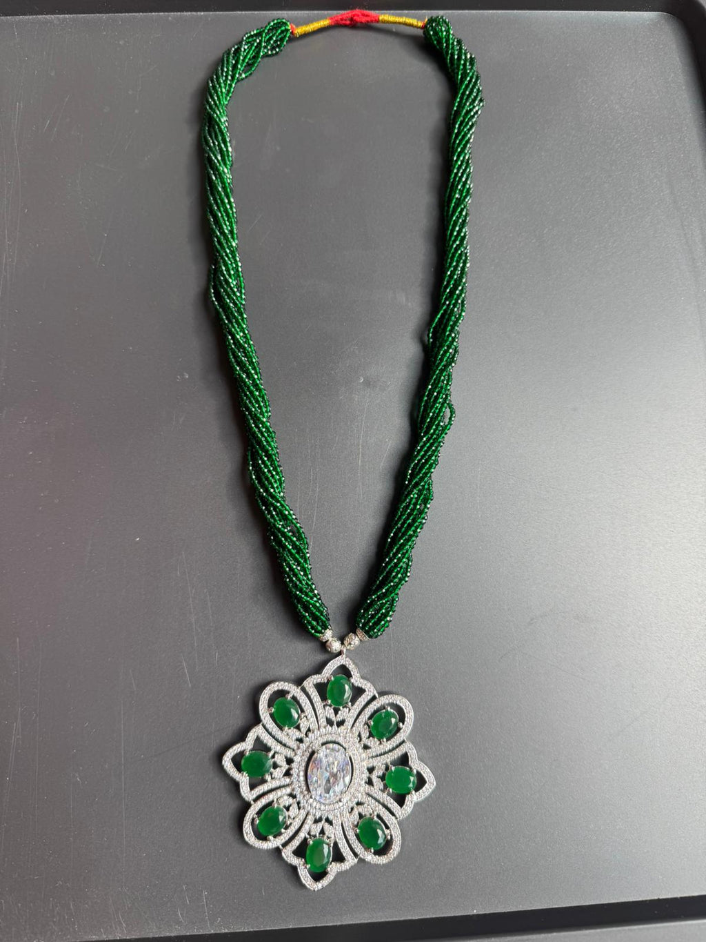 Royal Emerald &Diamond Studded Potey Tilhari Locket
