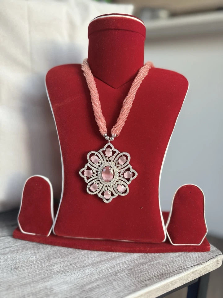 Royal Emerald &Diamond Studded Potey Tilhari Locket