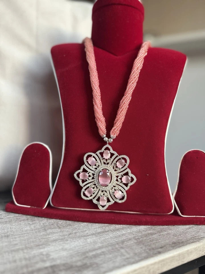 Royal Emerald &Diamond Studded Potey Tilhari Locket