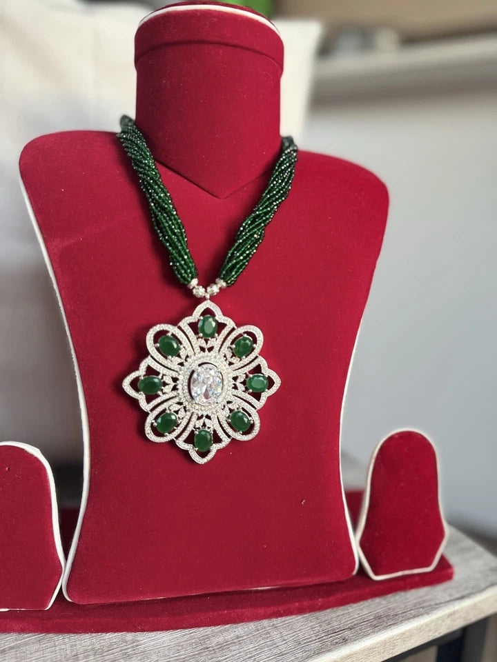 Royal Emerald &Diamond Studded Potey Tilhari Locket